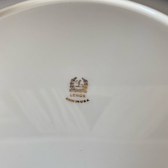 Lenox Holly Berry Round Platter - Picture 4 of 4